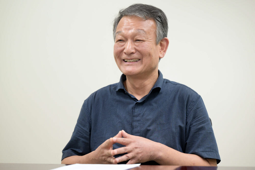 [전자신문] 김영섬 코난테크놀로지 대표 "먼 길 돌아 상장, 23년 기술 자신감 이어가겠다"